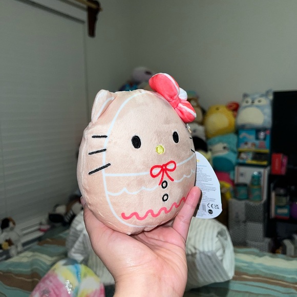 New 5” Hello Kitty Gingerbread Squishmallows - Picture 2 of 6